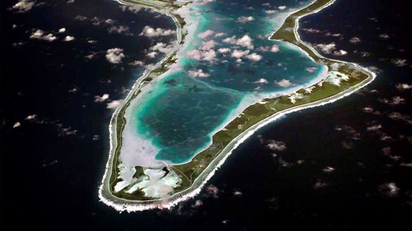 Diego Garcia, Chagos Takımadalarının en büyük adası ve İngiltere ile ABD tarafından kullanılan büyük bir askeri üssün bulunduğu yer (ABD Donanması via The New York Times)