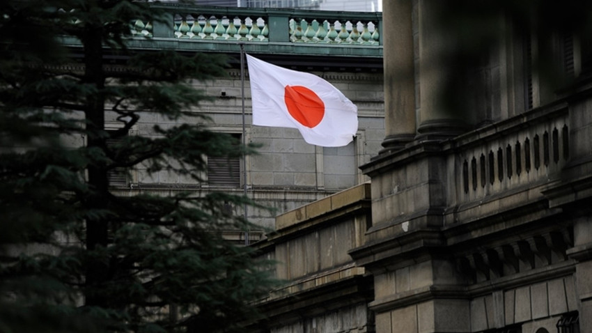 Japonya hükümeti kabine fotoğrafında oynama yaptığını kabul etti