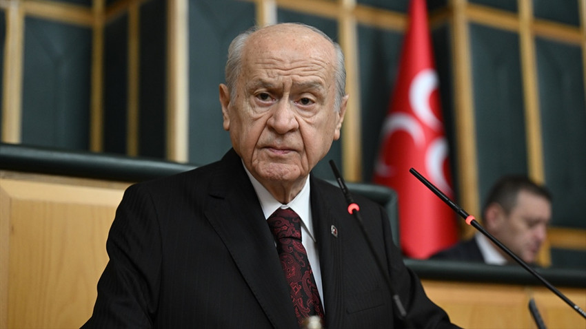 Bahçeli'den DEM Parti'li vekillerle tokalaşma açıklaması: Uzattığım el milli birlik ve kardeşliğimizin mesajıdır