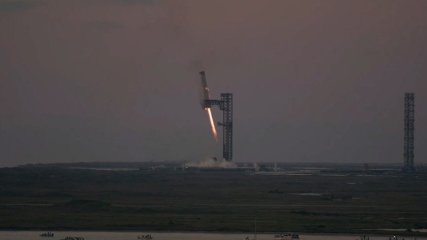 SpaceX'in Starship roketi beşinci test uçuşunda başarılı iniş yaptı