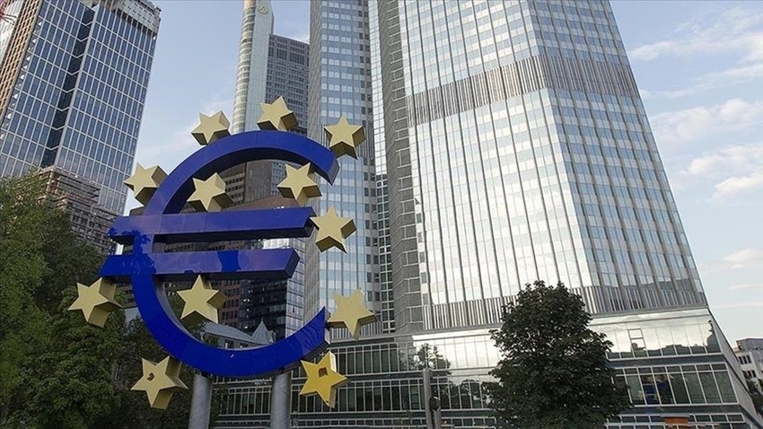 ECB anketi: Ekonomistler 2025 için büyüme beklentilerini hafifçe düşürdü