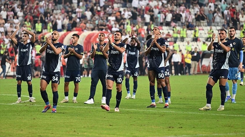 UEFA Avrupa Ligi: Fenerbahçe yarın Manchester United'ı ağırlayacak