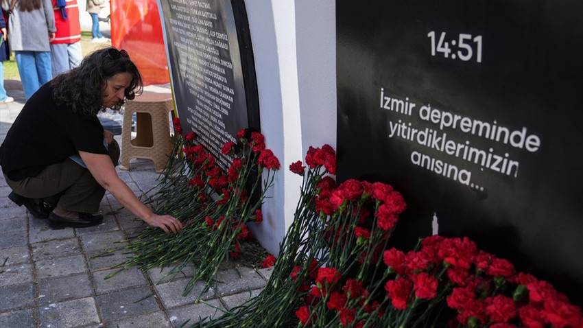 İzmir depreminin 4.yılı: Hayatını kaybedenler anıldı