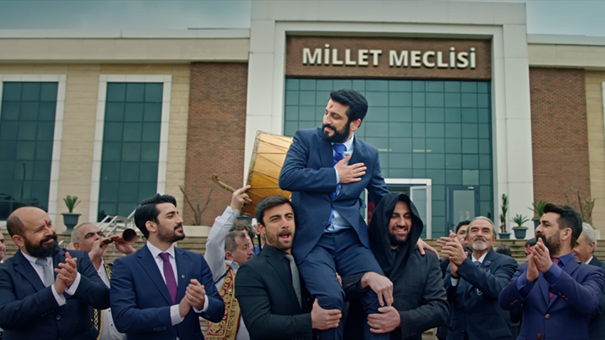 Box Office Türkiye: İllegal Hayatlar Meclis 100 bini aşkın seyirciyle yeni lider