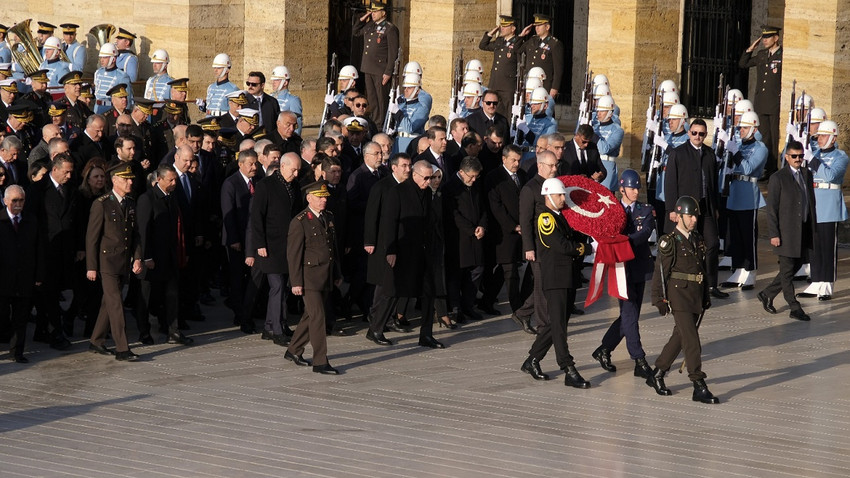 Büyük Önder Atatürk için Anıtkabir'de devlet töreni düzenlendi