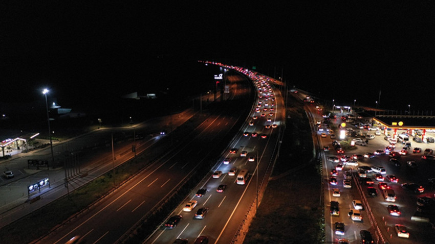 Kuzey Marmara Otoyolu’nda kaza sonrası ulaşım tek şeride düştü