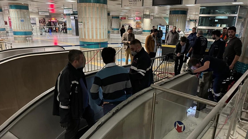 Yenikapı metro istasyonunda yangın: Seferler duraklatıldı