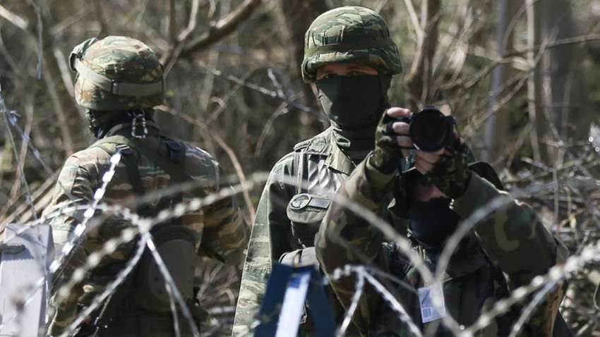 Yunanistan silahlı kuvvetlerini yeniden yapılandırmaya hazırlanıyor