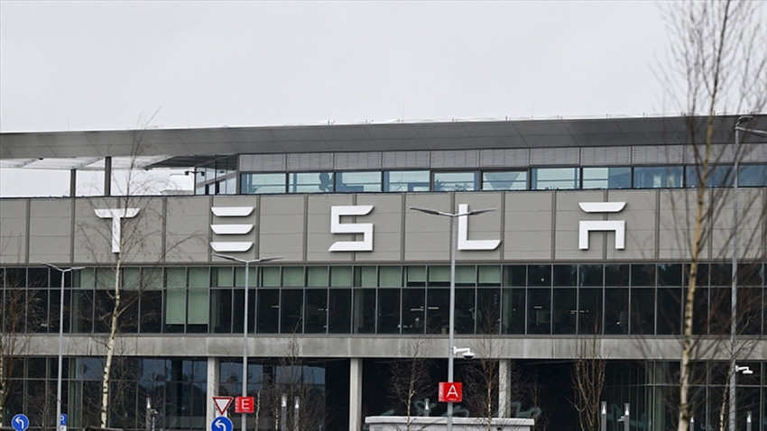 Almanya'da Tesla'nın fabrikasını protesto eden aktivistlerin kurduğu kamp polis tarafından dağıtıldı