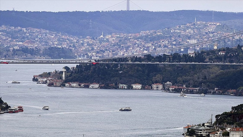 İstanbul Boğazı'nda gemi trafiği çift yönlü askıya alındı