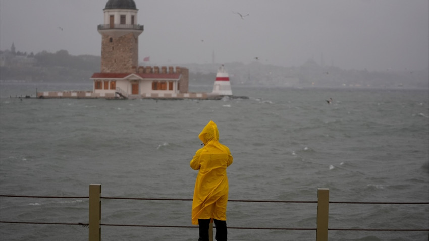 İstanbul'da sağanak ve rüzgar etkili oluyor