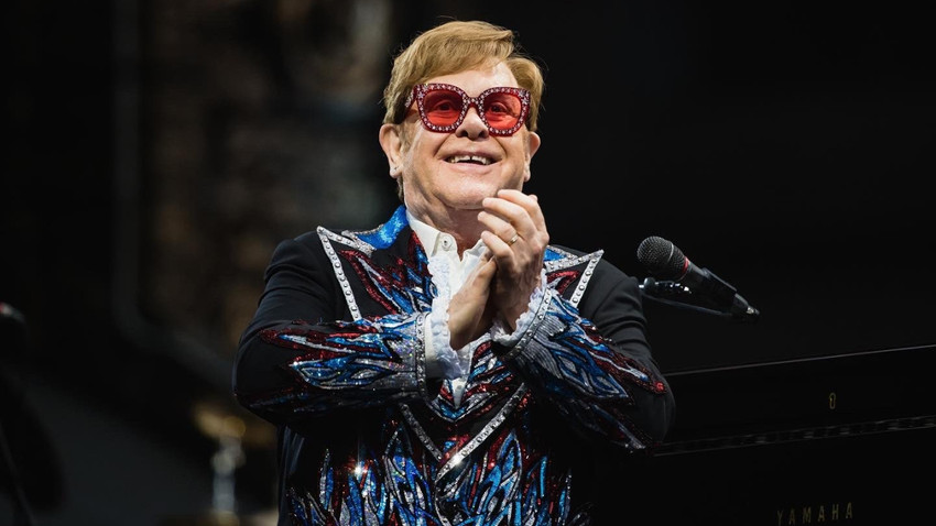 Elton John: Görme kaybı yaşıyorum, şarkı sözlerini bile okuyamıyorum