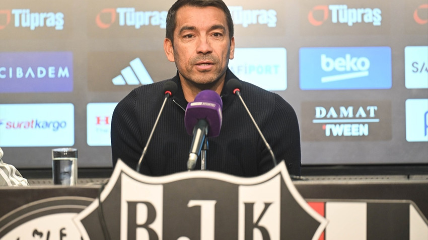 Van Bronckhorst'tan Beşiktaş'a veda: Bir kulübün geleceği yedek kulübesindeki bir kişi tarafından belirlenmez