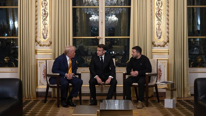 Elysee Sarayı'nda üçlü zirve: Macron, Zelenskiy ve Trump Ukrayna Savaşı'nı görüştü