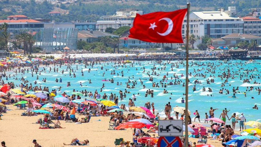 Bakan Ersoy açıkladı: 2025 ilk 6 ayında 25,8 milyar dolar turizm geliri elde edildi