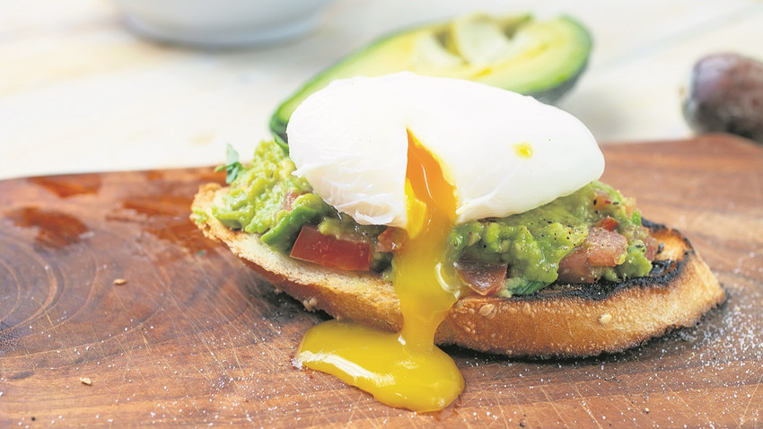 Şehrin en güzel Egg Benedict yorumu Arnavutköy'deki Bit Of Eggo'da.