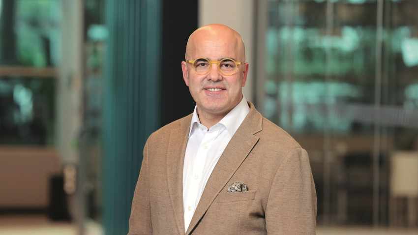 Hepimizin elini taşın altına koyması gerek