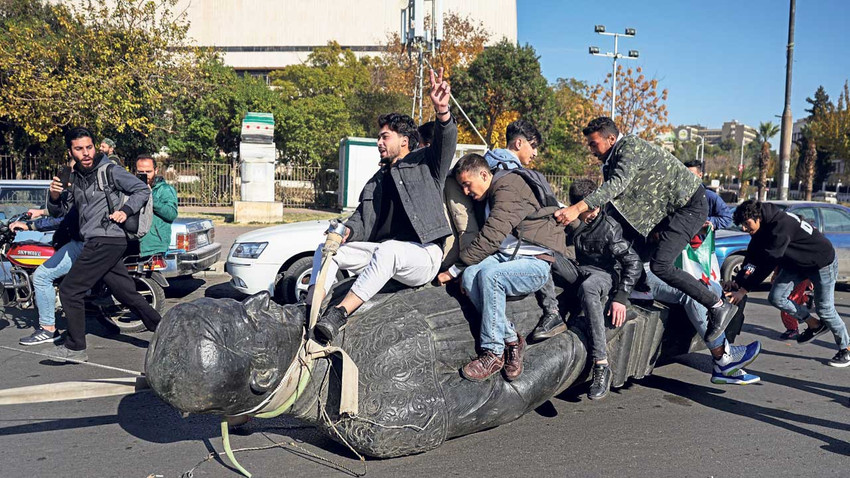 Esad sonrası Suriye'de son durum: NYT, farklı bölgelerdeki grupları yazdı