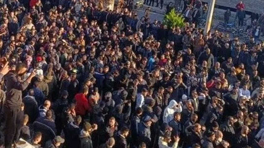 Suriye İnsan Hakları Gözlemevi: Türbe saldırısı görüntülerinin ardından Aleviler birçok kentte sokağa çıktı