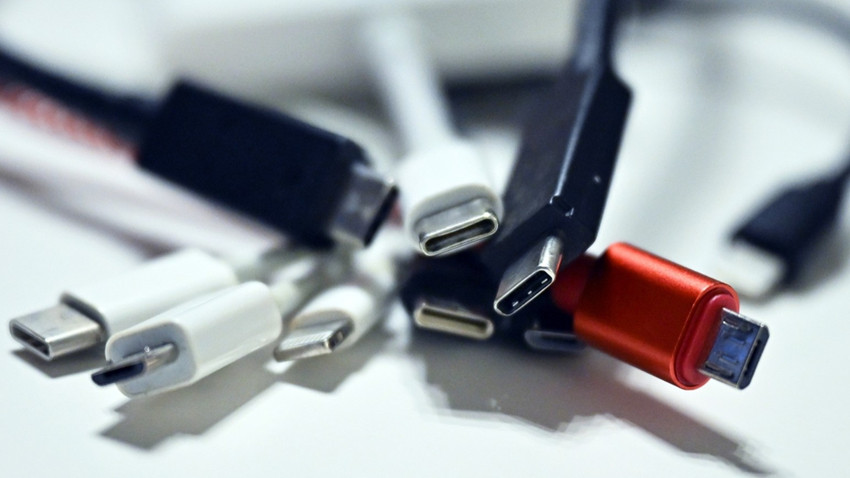 Avrupa Birliği ülkelerinde yeni dönem başlıyor: Bugünden itibaren taşınabilir tüm elektronik cihazlarda USB-C zorunlu olacak