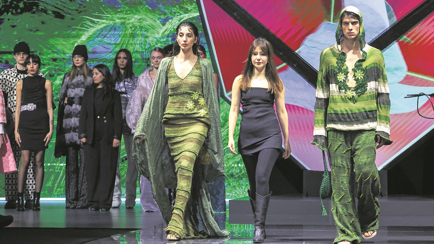 Birinciliği orman yürüyüşünden ilham alarak kumaşlarını tasarlayan Aslı Aslan aldı.