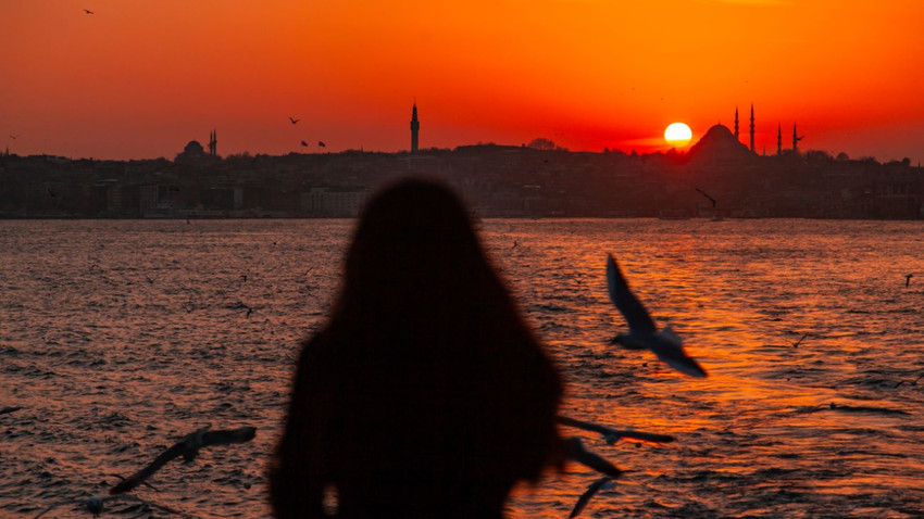 Cezayir sıcakları baş ağrısı ve halsizliğe neden olacak: İstanbul'da hava 14 dereceyi bulacak