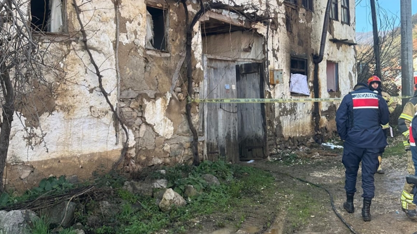 Bursa'da yangın: 86 yaşındaki yaşlı adam kurtarılamadı