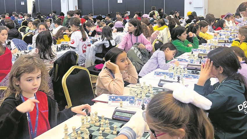 Lisanslı sporcular 18-25 Ocak 2025 tarihleri arasında 7-12 ve 13-18 yaş gruplarında yarıştı.