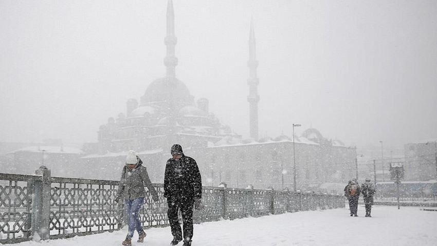 Valilik duyurdu: İstanbul’da hava sıcaklığı düşecek, kar yolda