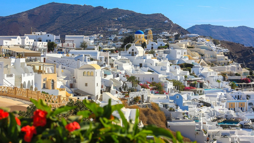 Santorini'de OHAL ilan edildi, 11 bin kişi bölgeden ayrıldı