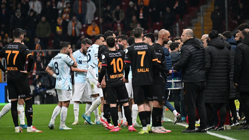 Yarım kalan maç dünya basınında: Dünya yine Türkiye futbolunun kaosunu konuşuyor
