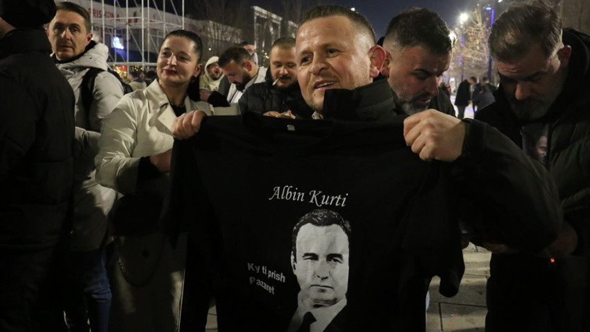 Kosova genel seçimlerinde Albin Kurti zaferini ilan etti