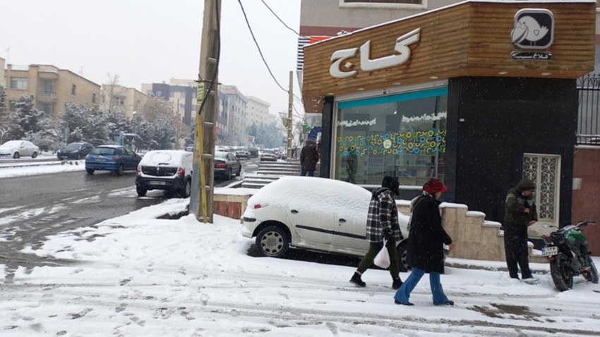 Tahran'da enerji tasarruf tedbirlerine uymayan 54 kamu ve özel ofisin elektriği kesildi