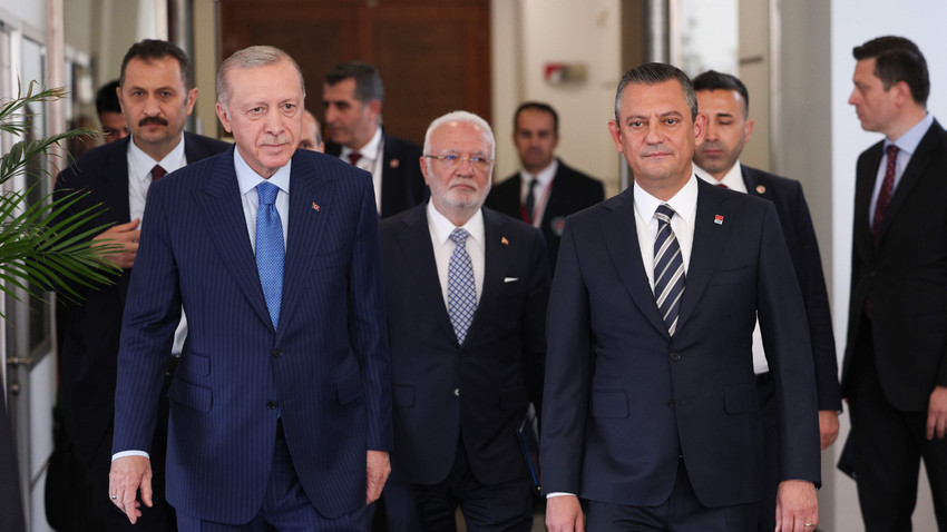 Erdoğan'ın Özel'e açtığı 1 milyon TL'lik tazminat davası reddedildi
