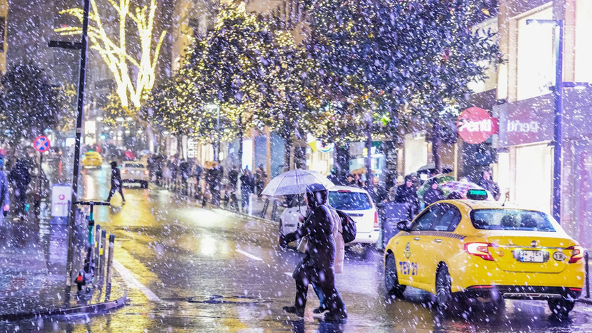 İstanbul'da kar alarmı: Vali Gül'den 'zorunlu olmadıkça trafiğe çıkmayın' uyarısı