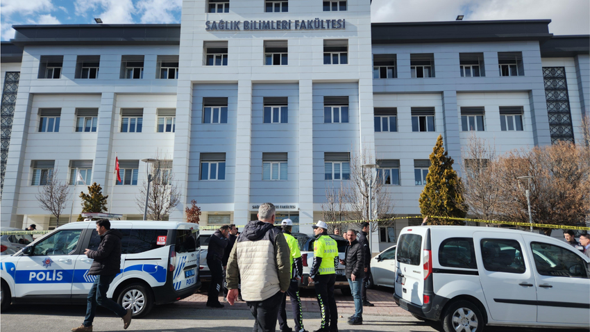 Üniversitede silahlı saldırı: Vurulan dekan yardımcısı öğrenciyi sakinleştirmeye çalışmış