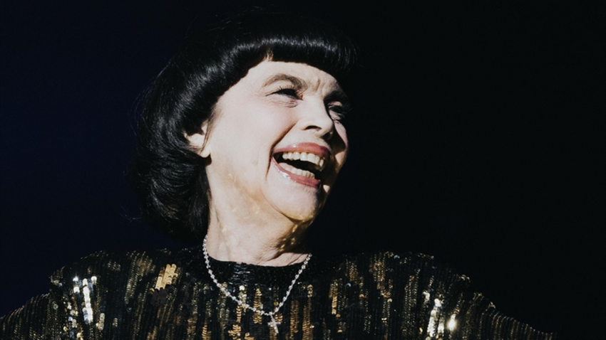Mireille Mathieu, İstanbul'da konser verdi