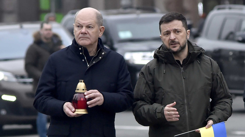 Scholz'dan Zelenskiy'e 'güvence': Adil ve kalıcı barış sağlanana dek desteğimiz sürecek