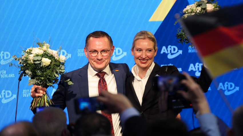 AfD Eş Başkanı Alice Wiedel (sağda). Reuters