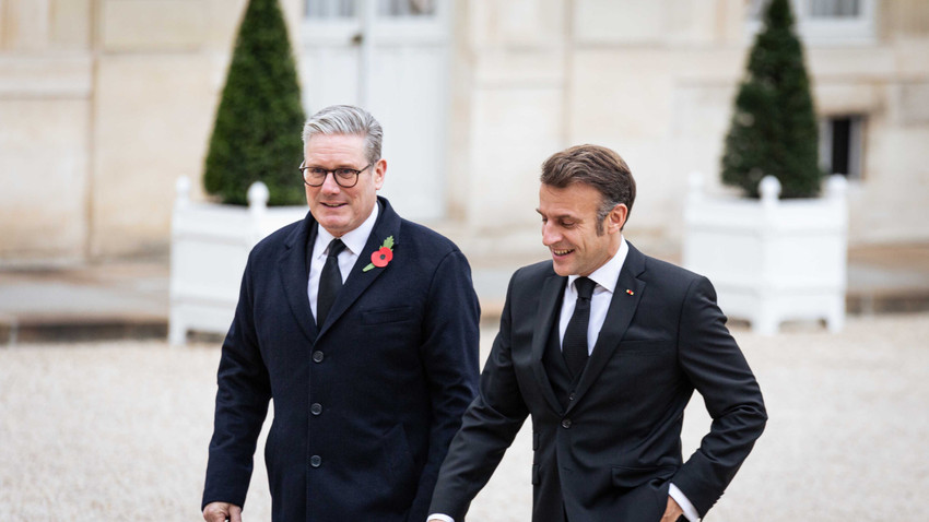 İngiltere Başkanı Starmer (solda), Fransa Cumhurbaşkanı Macron (sağda).DepoPhotos