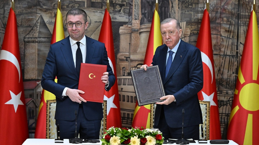 Cumhurbaşkanı Erdoğan'dan Kuzey Makedonya açıklaması: İlişkilerimiz Üsküp’teki Taş Köprü kadar sağlam hale geldi