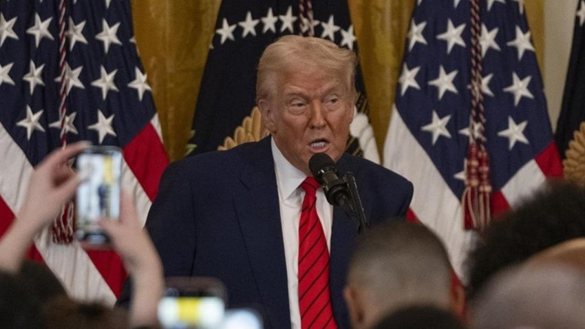 Trump İngilizceyi ABD'nin resmi dili yapan kararnameyi imzaladı