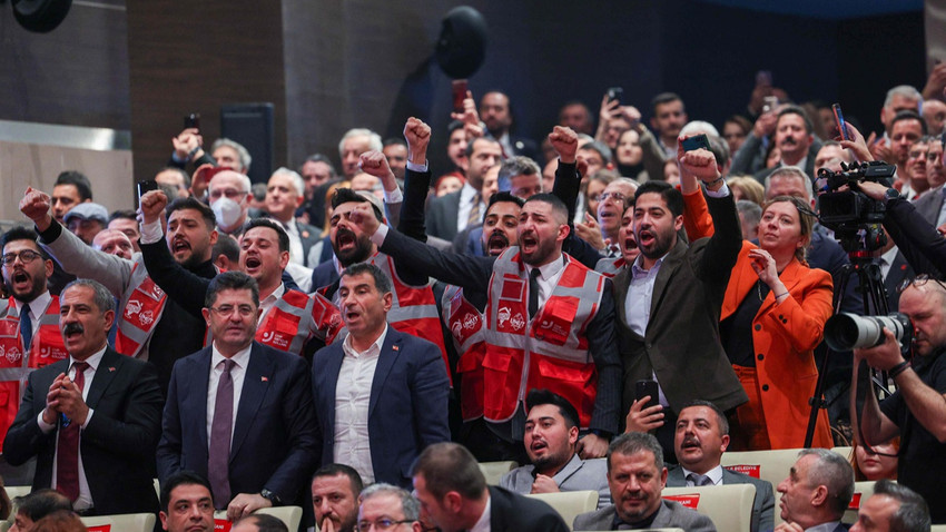 CHP'de ön seçimde 1 milyon 650 bin üye oy kullanacak
