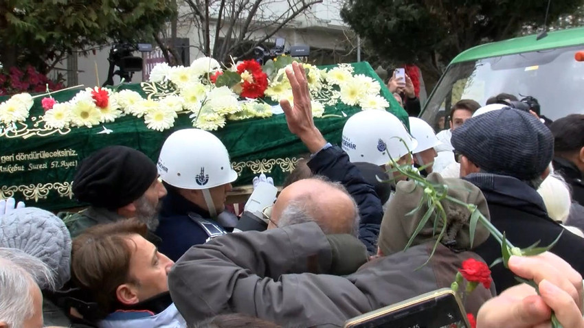 Edip Akbayram son yolculuğuna uğurlandı