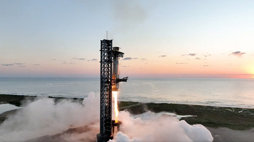 SpaceX'in Starship roketinin 8'inci deneme uçuşu geri sayım sırasında iptal oldu