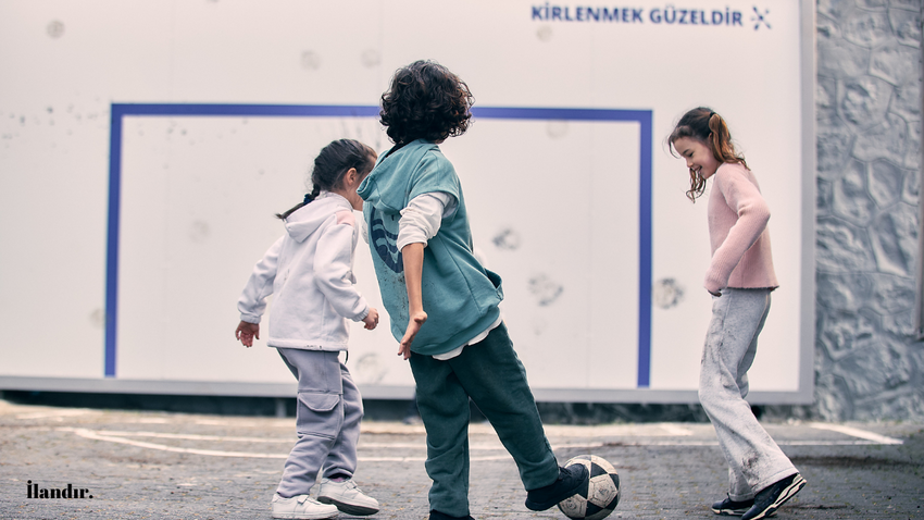 Açık hava reklam duvarları OMO ile oyuna açılıyor!