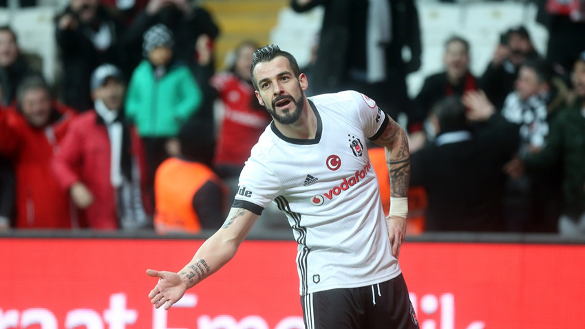 Alvaro Negredo'dan yeşil sahalara veda