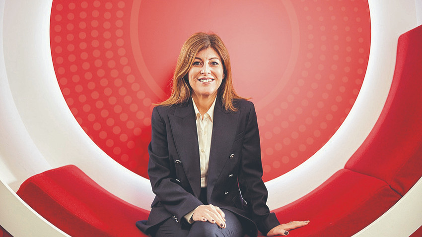 Serpil Timuray, iş hayatında başarı hedefini sadece kendisi için değil tüm toplum için birlikte başarı olarak tanımlıyor. Zamanını sorunlara değil çözümlere yoğunlaşarak değerlendiriyor.