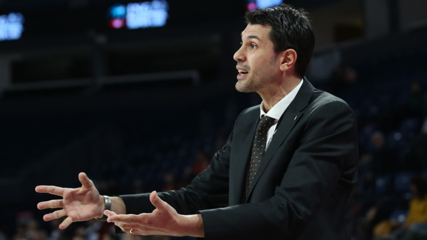 Anadolu Efes Cenk Akyol'u Genç Takım antrenörlüğüne getirdi