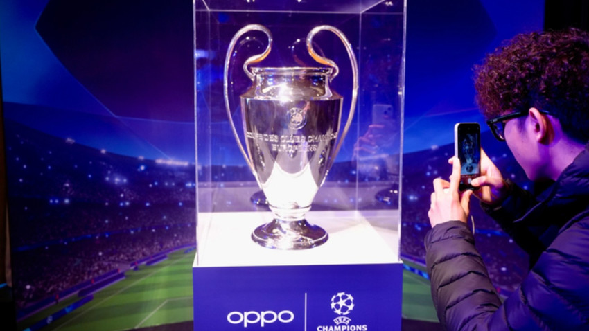 UEFA Şampiyonlar Ligi kupası İstanbul'da sergilendi